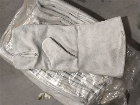 Lot 12 - Various Work Gloves