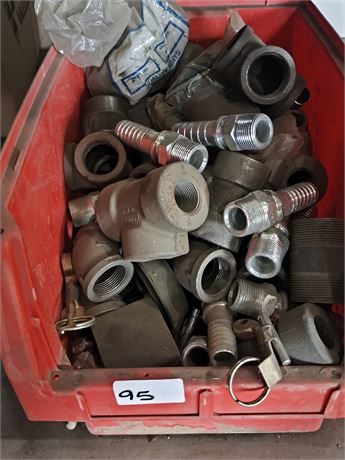 Lot 95 - Box of various threaded pipe
