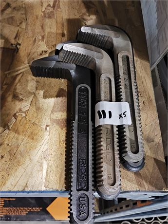 Lot 111 - (2) 18" healjaw, (3) rigid 24" healjaw