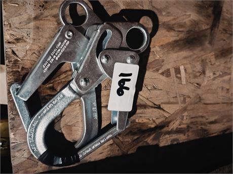 Lot 166 - 23kn quick attach clips