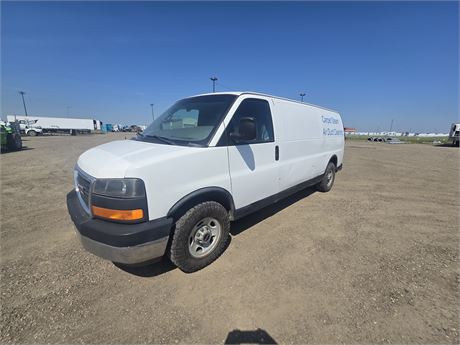 Lot 8428 - 2008 GMC 3500 Savanna w/ Carpet Cleaner