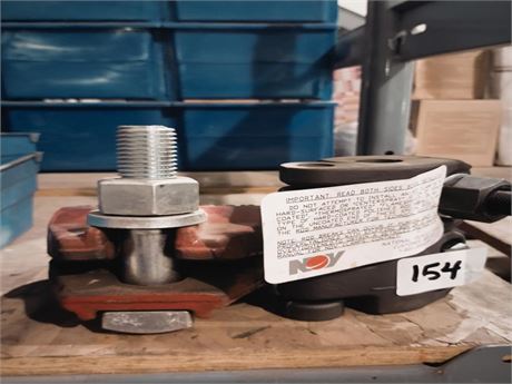 Lot 154  - Nov rod clamp