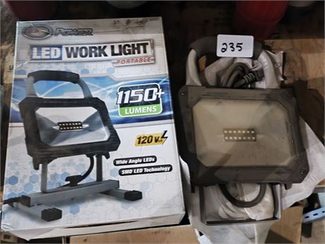 Lot 235 - Led portable work light 1150 lummins untested