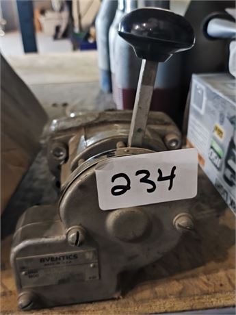Lot 234 - Aventics rotair valve rig controls