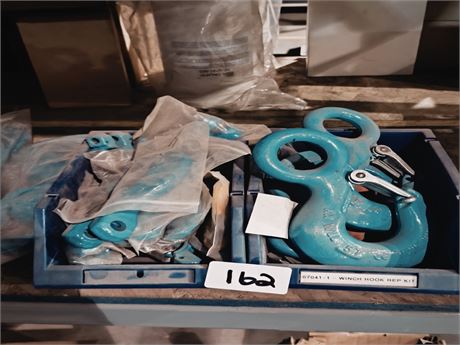 Lot 162 - Winch hooks with clevis slip hooks