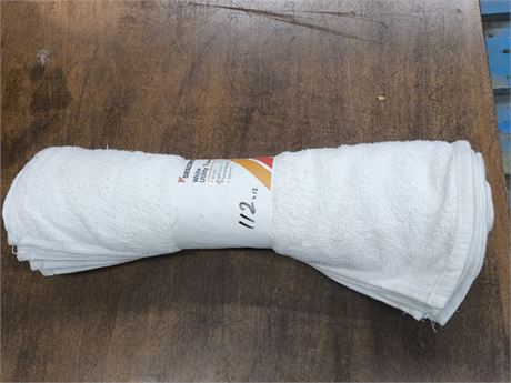 Lot 112 - Skilcraft white utility towels
