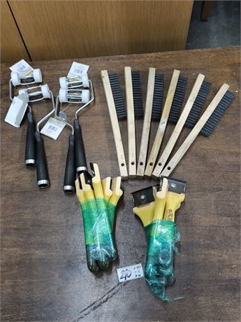 Lot 210 - Rock River 4-wire roller frame, wooden brushes, paint scrapers