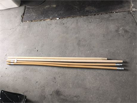Lot 280 - Assorted broom/shovel handles