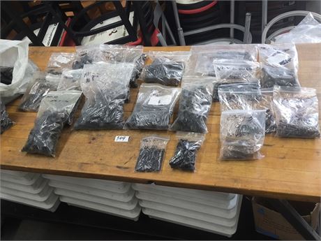 Lot 349 - Assorted screws