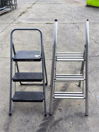 Lot 2-37 - Step Ladders