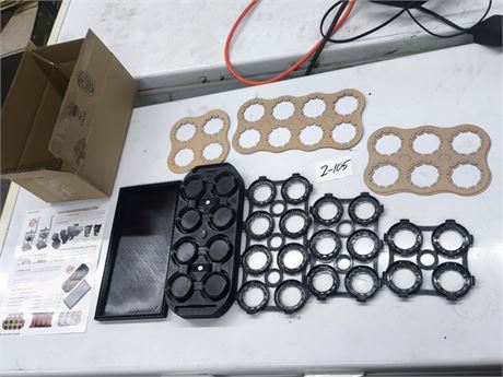 Lot 2-105 - Hand Press Ringing Machine for Cardboard Rings