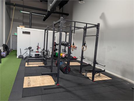 Lot 109 - Extreem Monkey Cross Fit Squat Rig