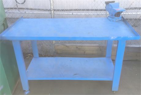 Lot - W-41 -Workbench with 6" visa