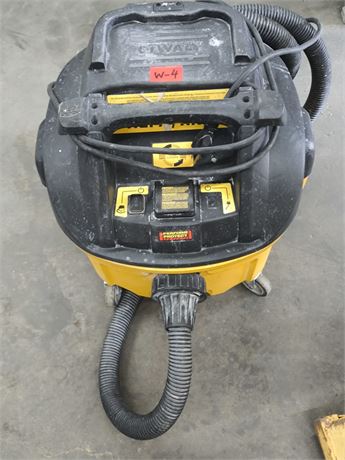 Lot - W-4 - DeWalt DWV010 8 Gal Dust Extractor Vacuum