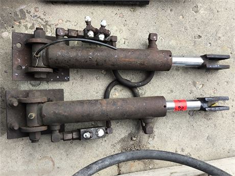 Lot - W - 125 - Hydraulic Cylinders/ Rams