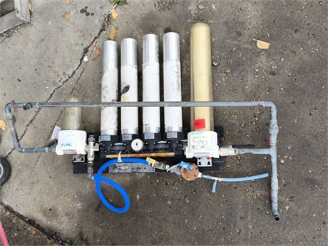Lot - W - 124- Water Filter System