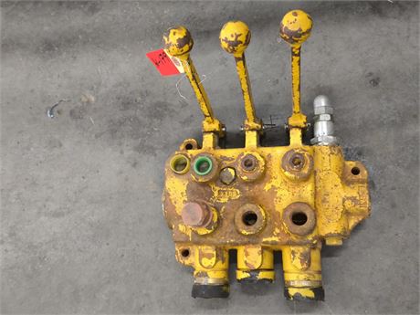 Lot - W-179 - Hydraulic Directional Control Valve (spool valve)